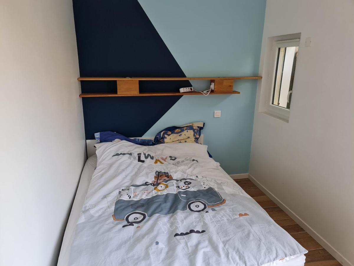 Dependance-appartement Dans Maison A *