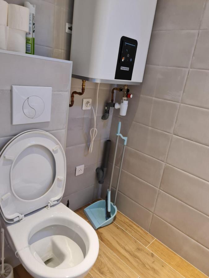 Dependance-appartement Dans Maison A Apartment Montgeron